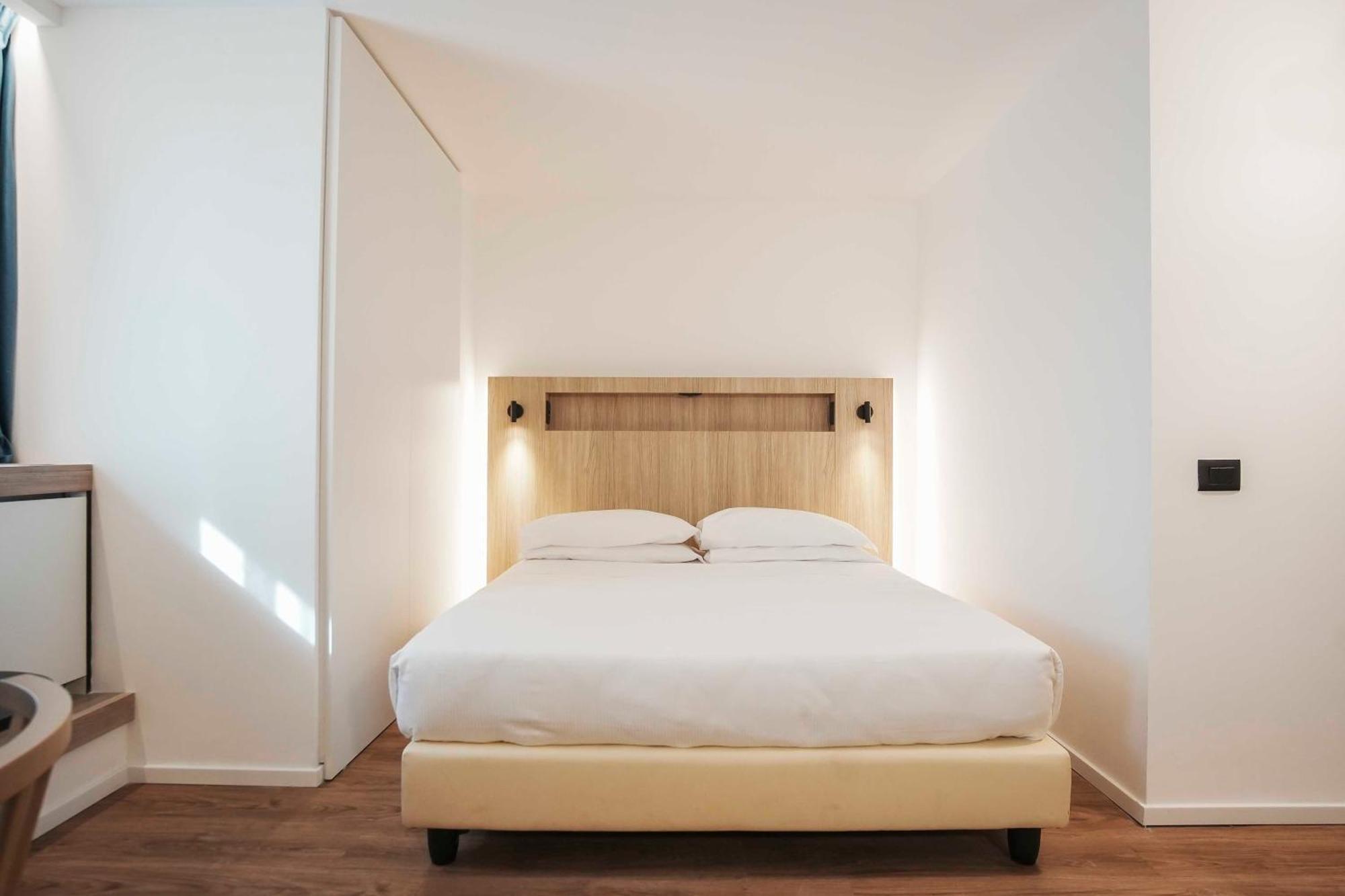 Aparthotel Colombo Roma Екстериор снимка